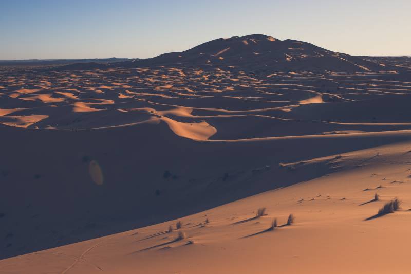 Imagen con un desierto en el atardecer en Marruecos
